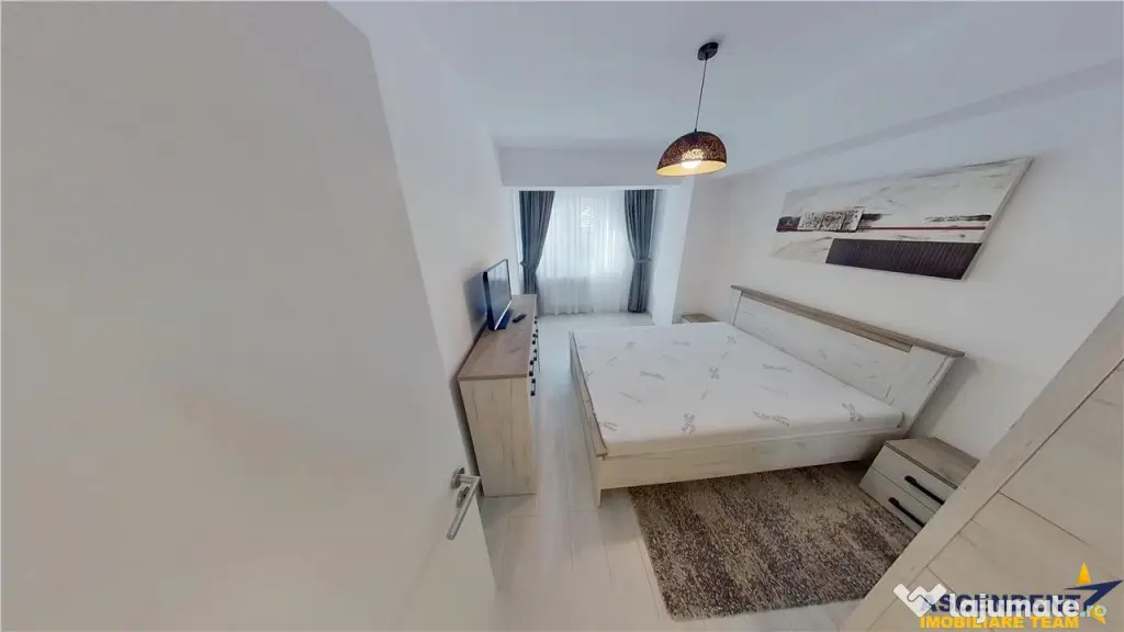 TUR 3D!Apartament modern cu 3 camere, parcare, boxa, zona Co - Brasov (Brasov)