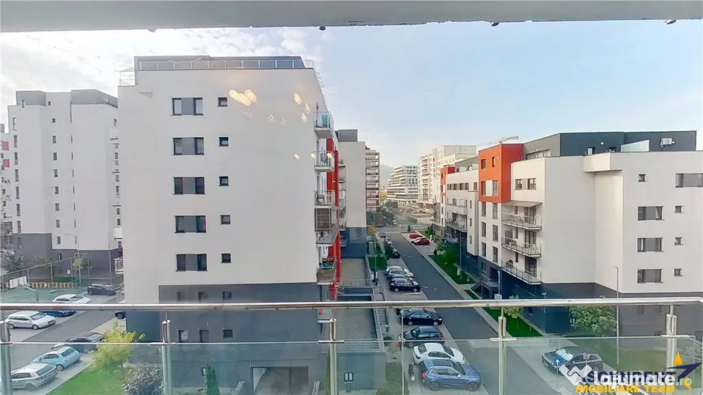 TUR 3D!Apartament modern cu 3 camere, parcare, boxa, zona Co - Brasov (Brasov)
