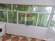 Apartament cu 4 camere de închiriat la etajul 2 