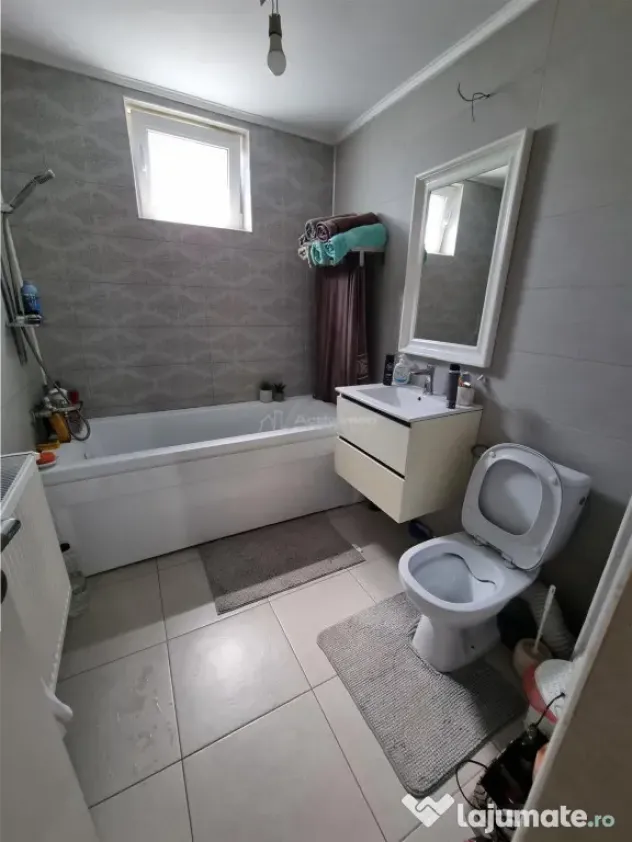 Casa-Vila Noua la intrare in Buzescu P M - Buzescu (Teleorman)
