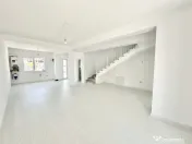 Duplex Modern in Mosnita Noua | 4 Camere, 3 Parcari, Zona Eu 