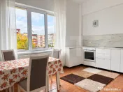 Apartament spațios la casă, 3 camere, 130 mp, 2 băi și c 