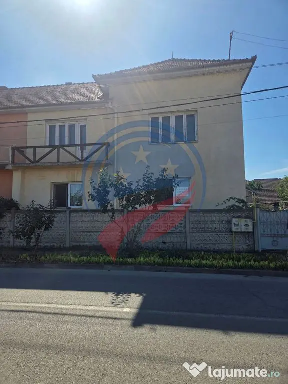 Casăde vânzare, 217 mp, teren 366 mp, zonă centrală Luduș - Ludus (Mures)