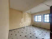 Spatiu comercial 1050 mp si 812 mp teren, in zona Sagului. 