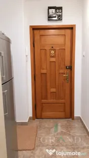 Garsonieră cu balcon | Etaj 1 | Centrală proprie | Bucegi/ 