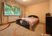Apartament cu 3 camere, 2 bai, 2 balcoane, zona Vladeasa 