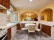 Apartament cu 3 camere, 2 bai, 2 balcoane, zona Vladeasa 