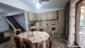 Casa insiruita,4 camere,2 bai,mobilata,Dumbravita 