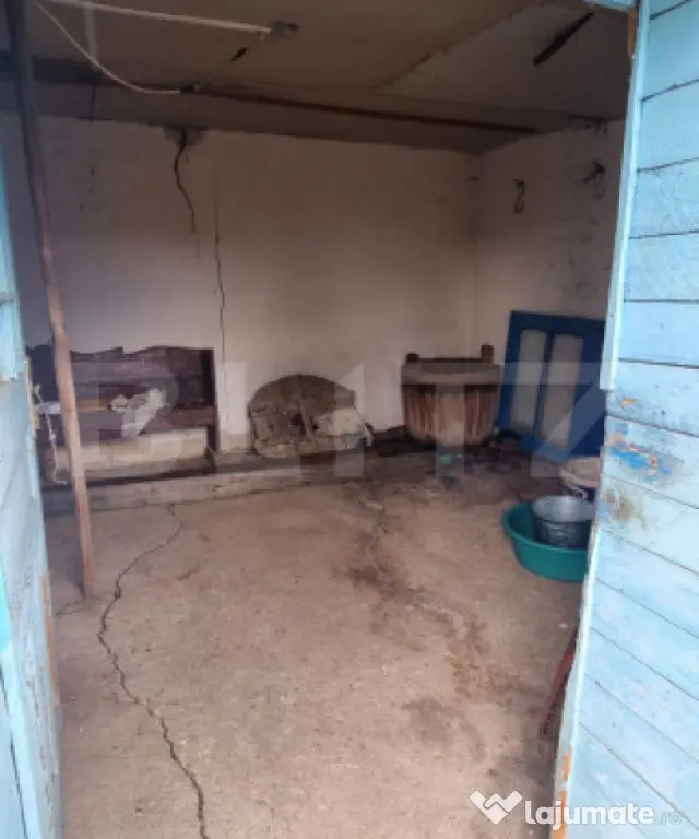 Casa cu doua corpuri,curte si gradina - Boian (Cluj)
