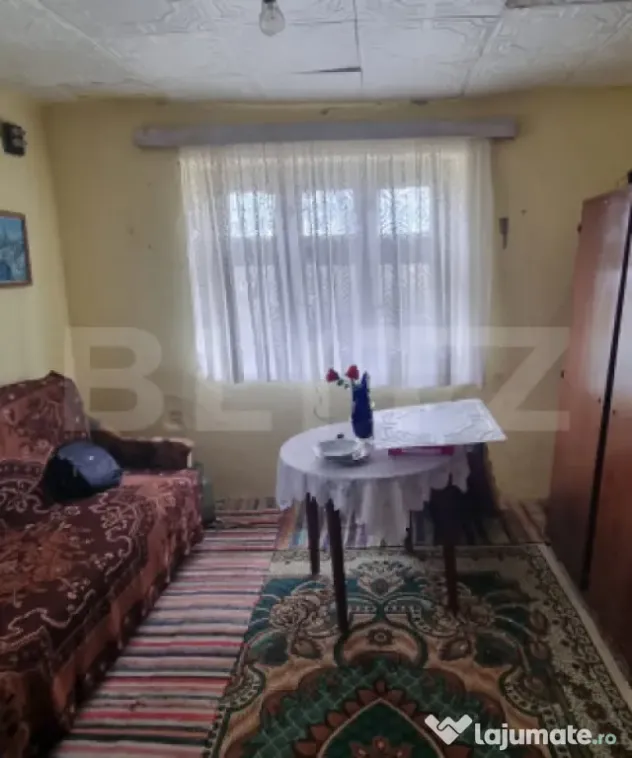 Casa cu doua corpuri,curte si gradina - Boian (Cluj)