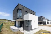 Vila Sanpetru, intabulata, constructie noua, zona Lempes 