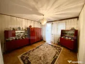 Apartament cu 3 camere decomandat,64 mp, etaj intermediar.zo 