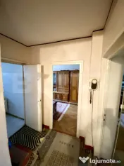 Apartament cu 3 camere decomandat,64 mp, etaj intermediar.zo 