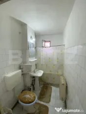 Apartament cu 3 camere decomandat,64 mp, etaj intermediar.zo 