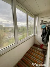 Apartament cu 3 camere decomandat,64 mp, etaj intermediar.zo 
