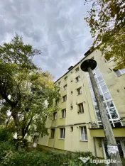 Apartament cu 3 camere decomandat,64 mp, etaj intermediar.zo 
