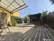 Casa cu doua apartamente,zona Gradiste