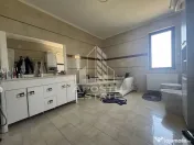 Casa Moderna, 9 camere in zona Parneava