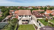 Casa Moderna, 9 camere in zona Parneava