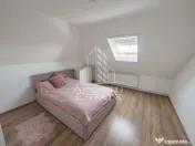 Apartament cu mansardă, 2 dormitoare, renovat, în Biled. 
