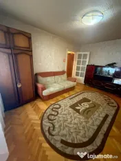 Apartament cu 3 camere, 54 mp, semidecomandat, et 2, zona Cr