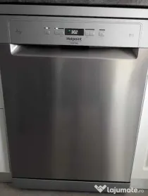 Mașină de spălat vase Hotpoint, 14 seturi, Clasa C, Inox – Stare foarte bună