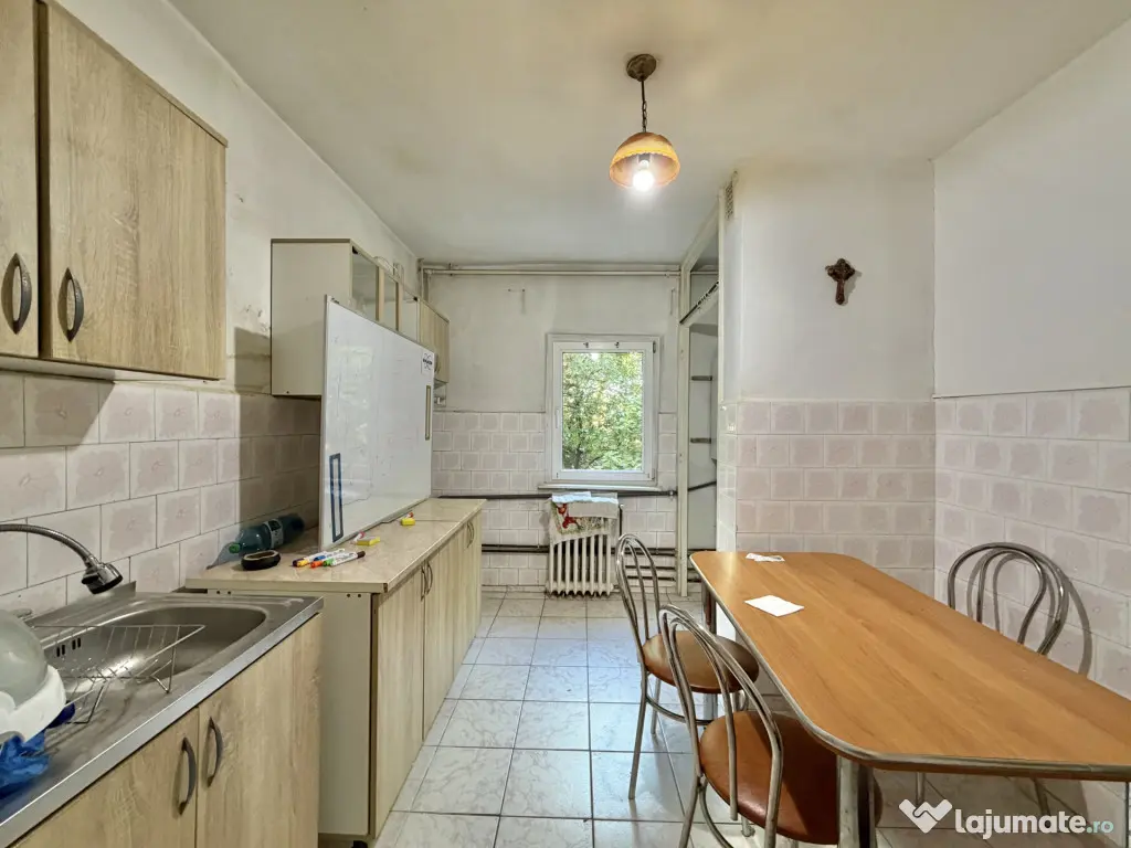 Apartament 4 camere, decomandat, etaj 1, zona Dambovita - Timisoara (Timis)