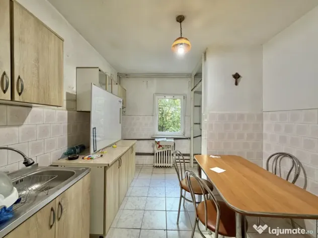 Apartament 4 camere, decomandat, etaj 1, zona Dambovita - Timisoara (Timis)
