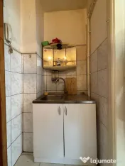 Apartament cu o camera, 16 mp utili, etajul 3, mobilat - Buz