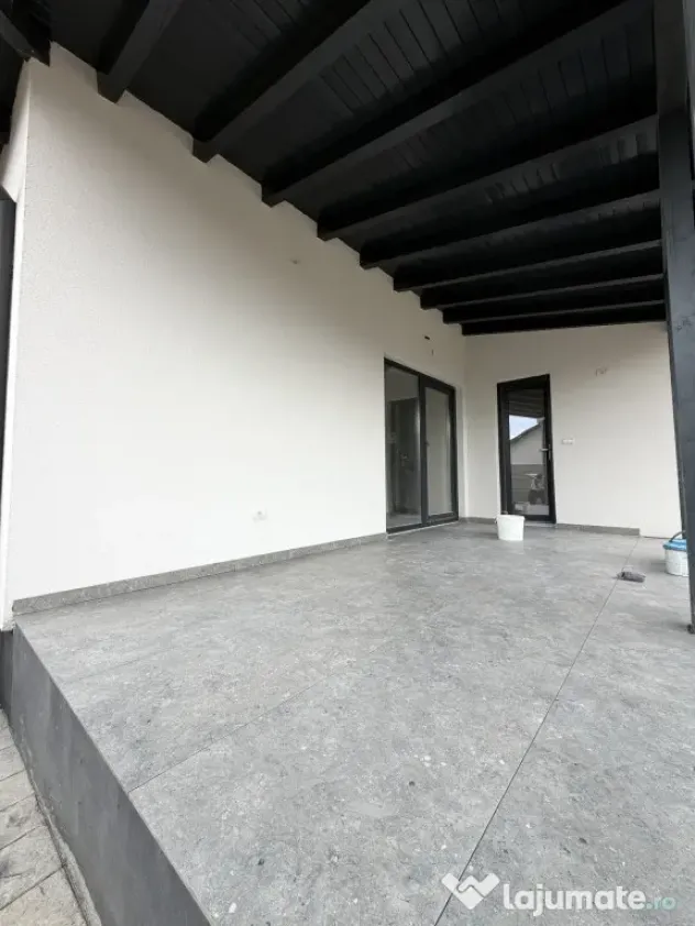 Duplex cu 4 camere, 96 mp utili, 16 mp terasa, 370 mp teren - Sag (Timis)