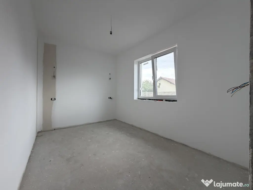 Duplex cu 4 camere, 96 mp utili, 16 mp terasa, 370 mp teren - Sag (Timis)