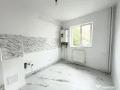Apartament 2 Camere, 48 mp utili, semidecomandat, Etaj 3, Li 
