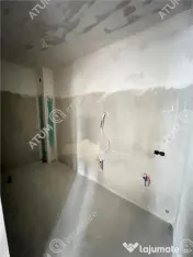 Apartament 2 camere balcon loc parcare zona Shopping City Se 