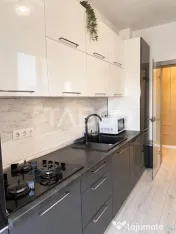 Apartament decomandat la parter 3 camere balcon Cartier Arhi 