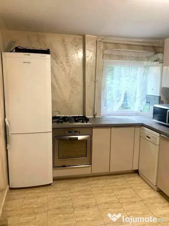 Închiriez apartament cu 2 camere în centrul civic Brașov - Brasov (Brasov)