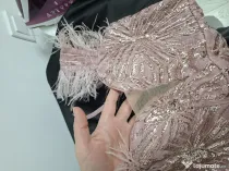Rochie lungă,  dantelă,  paiete, puf bretele