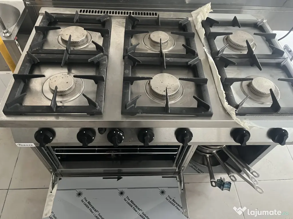 Se vinde aragaz profesional marca Casta