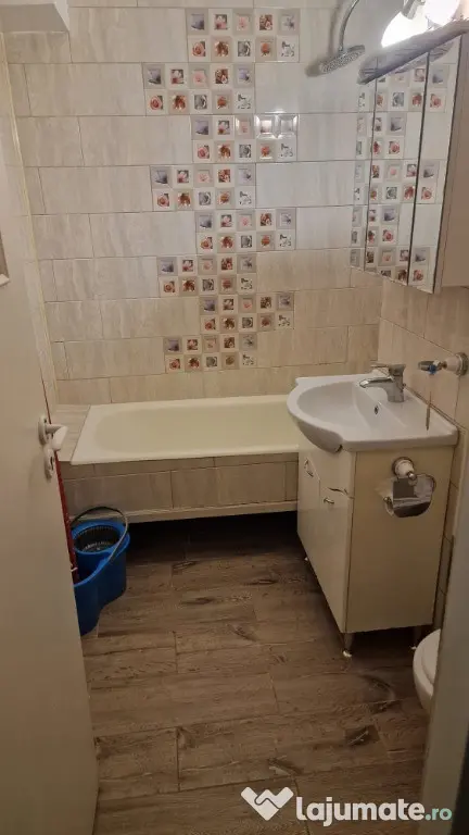 Vând apartament 3 camere, decomandat, in Iasi, str.Vamasoaia, utilat - Iasi (Iasi)