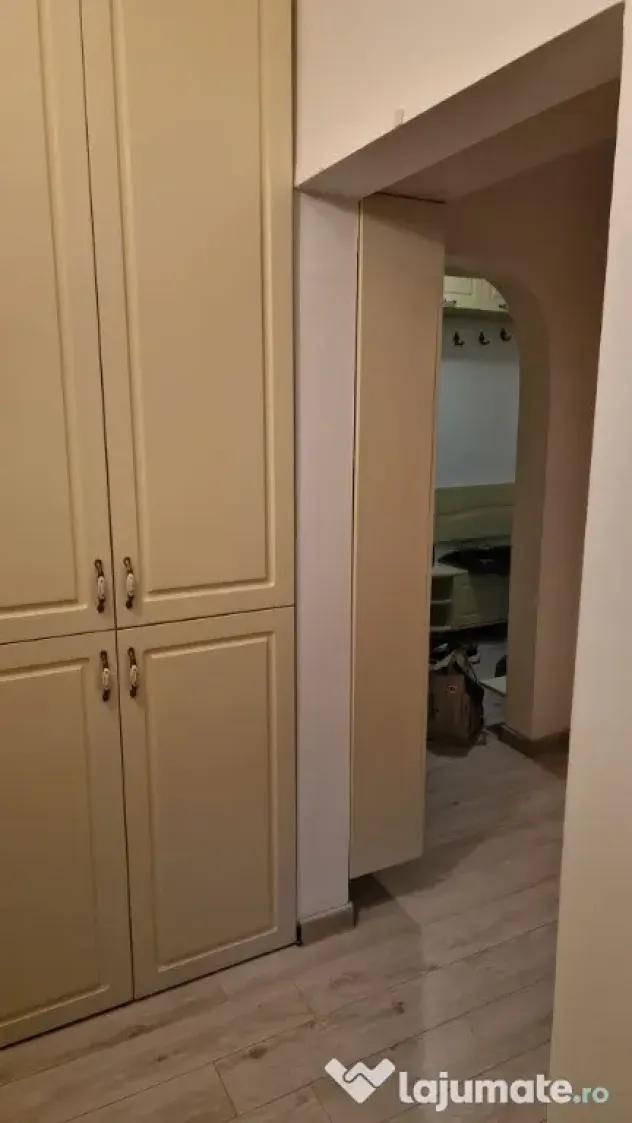 Vând apartament 3 camere, decomandat, in Iasi, str.Vamasoaia, utilat - Iasi (Iasi)