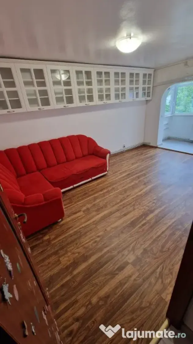 Vând apartament 3 camere, decomandat, in Iasi, str.Vamasoaia, utilat - Iasi (Iasi)
