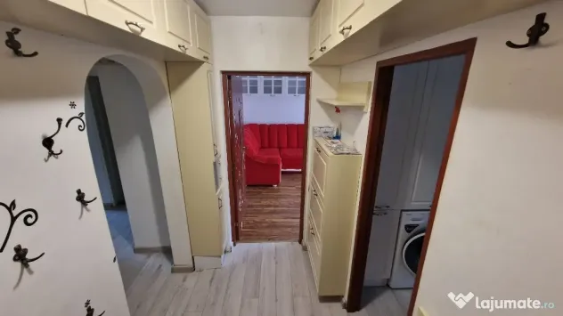 Vând apartament 3 camere, decomandat, in Iasi, str.Vamasoaia, utilat - Iasi (Iasi)