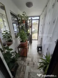 Casă din cărămidă, renovată integral, cu gospodărie î 