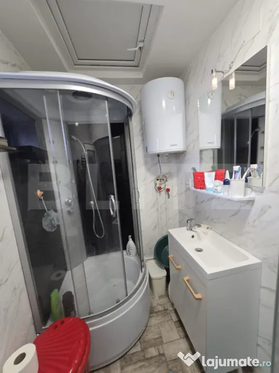 Casă din cărămidă, renovată integral, cu gospodărie î - Cornatelu (Dambovita)
