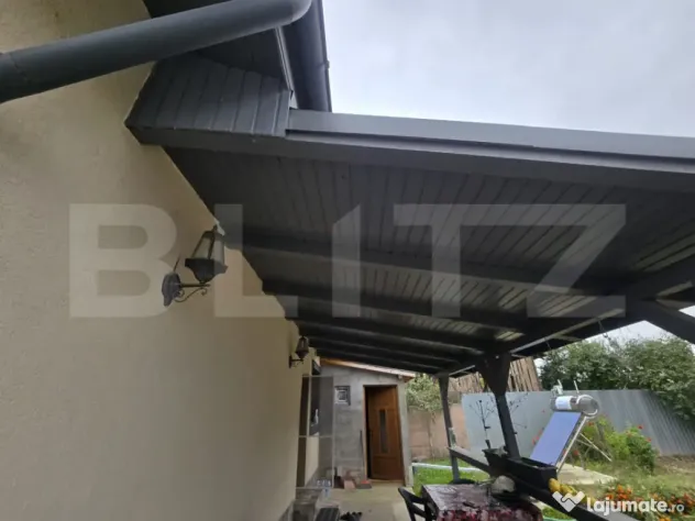 Casă din cărămidă, renovată integral, cu gospodărie î - Cornatelu (Dambovita)