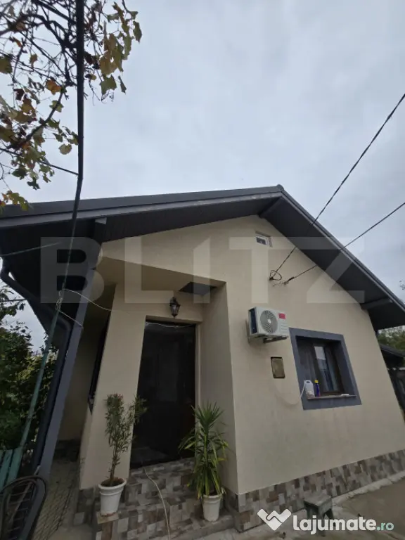 Casă din cărămidă, renovată integral, cu gospodărie î - Cornatelu (Dambovita)