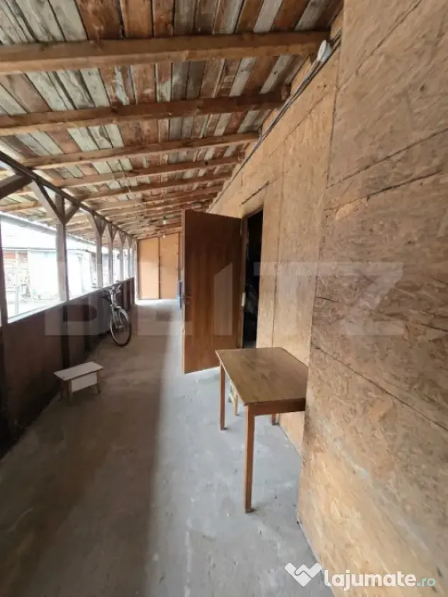 Casă din cărămidă, renovată integral, cu gospodărie î - Cornatelu (Dambovita)