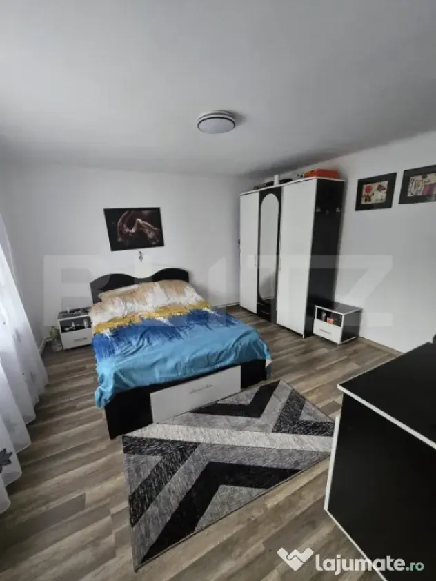 Casă din cărămidă, renovată integral, cu gospodărie î - Cornatelu (Dambovita)