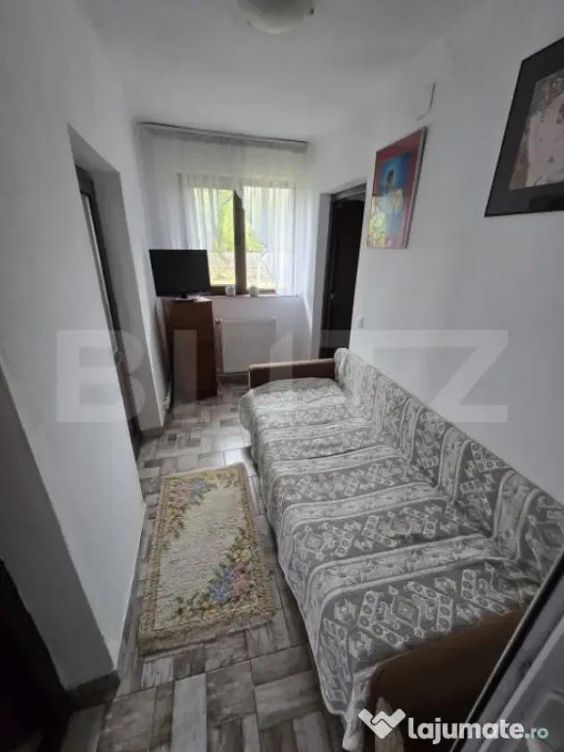 Casă din cărămidă, renovată integral, cu gospodărie î - Cornatelu (Dambovita)