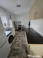 Casă din cărămidă, renovată integral, cu gospodărie î 
