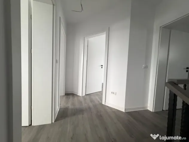 Duplex | 4 camere | Asfalt | Finisaje premium | Curte genero - Utvin (Timis)